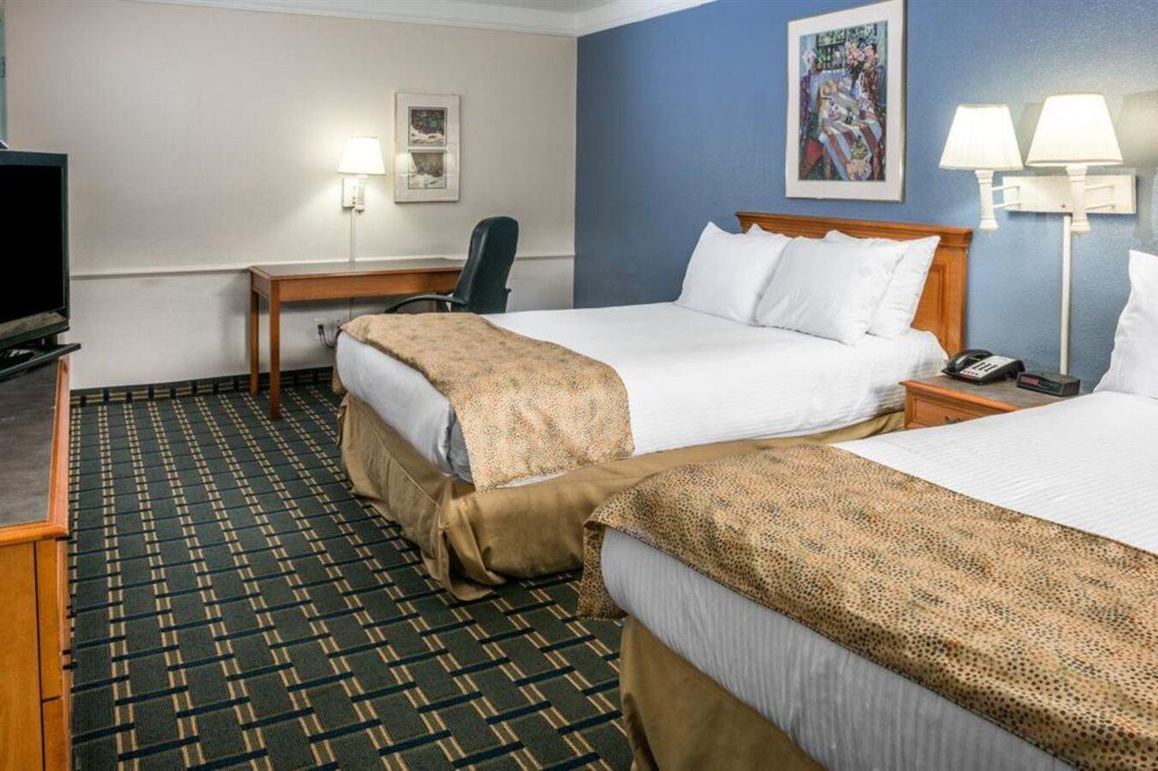 Days Inn By Wyndham Houston Eksteriør billede